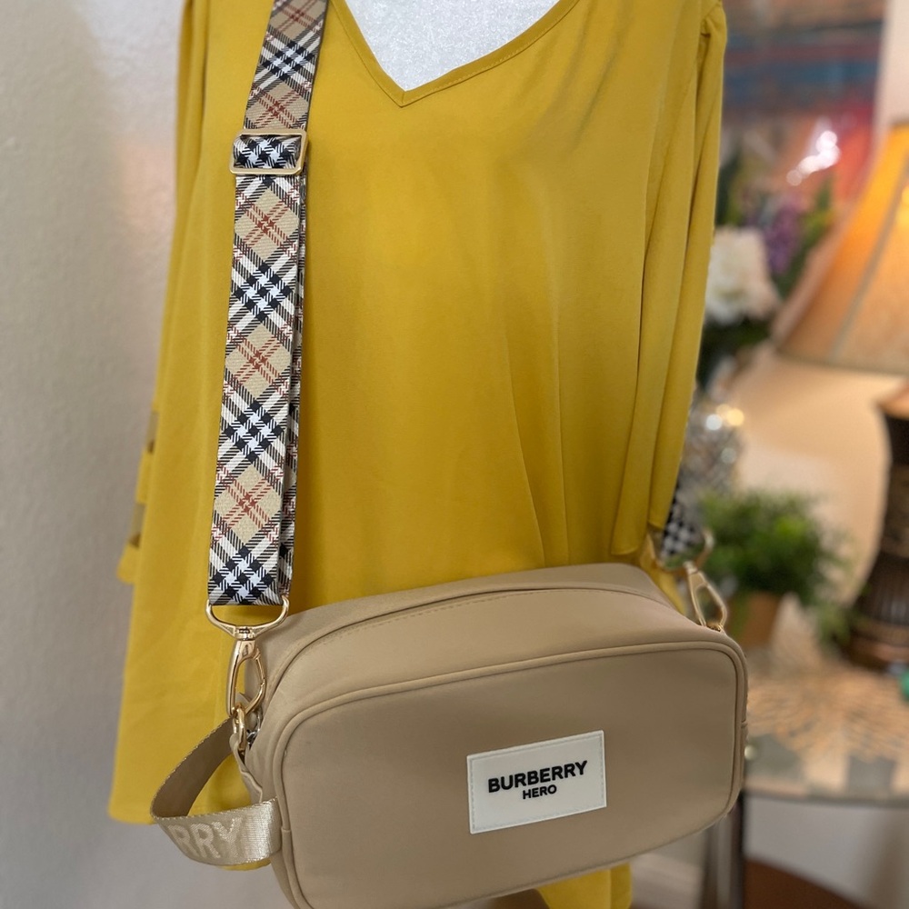Burberry - Picture 14 of 16